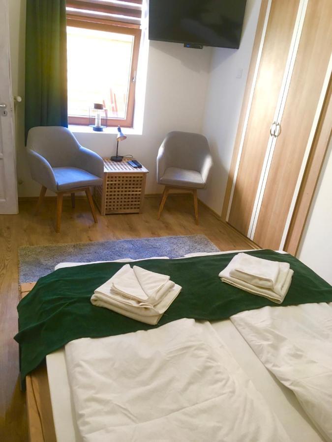 Boroka Apartman Belvaros Веспрем Экстерьер фото